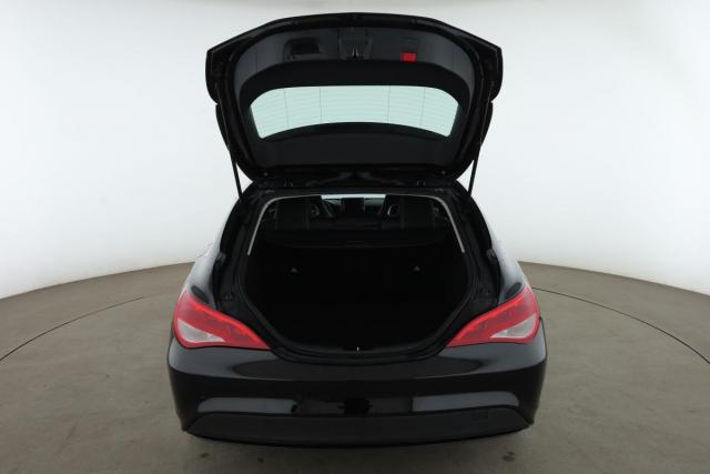 Mercedes Benz Cla Shooting Brake image 7