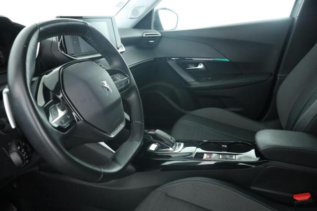 Peugeot 2008 image 6