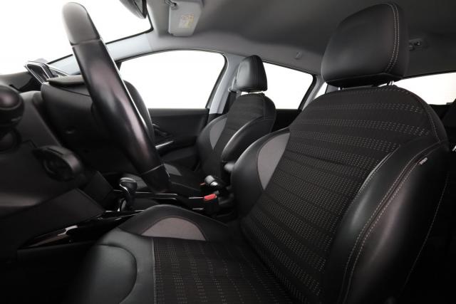 Peugeot 2008 image 3