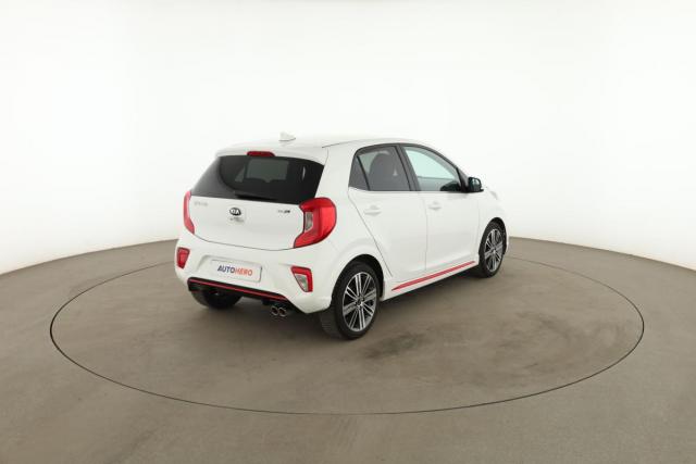 Kia Picanto image 8