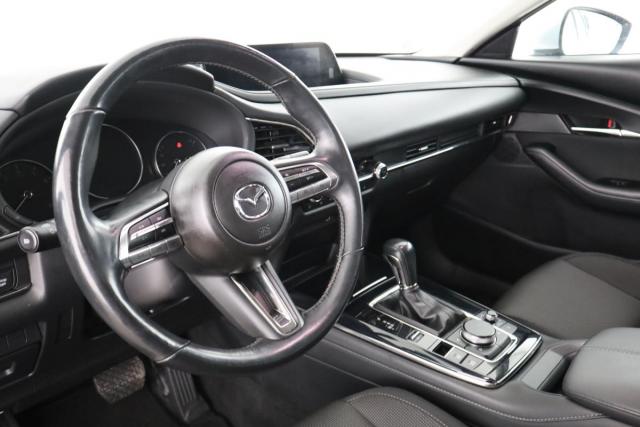 Mazda Cx-30 image 9