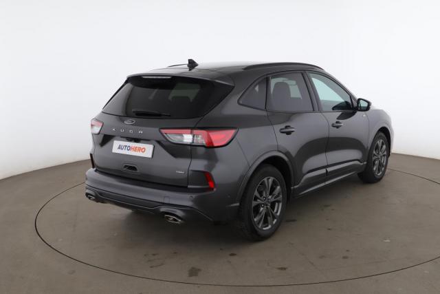 Ford Kuga image 4