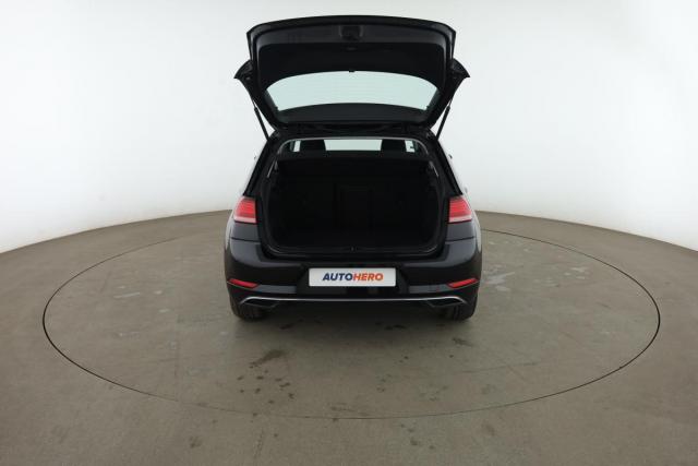 Volkswagen Golf image 6