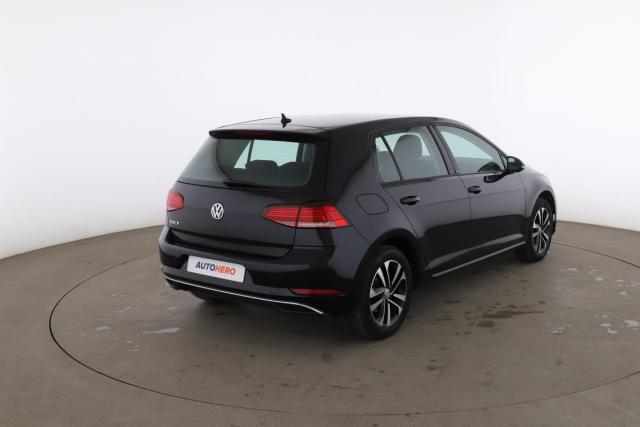 Volkswagen Golf image 9