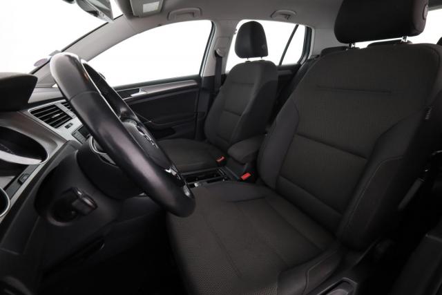 Volkswagen Golf image 9