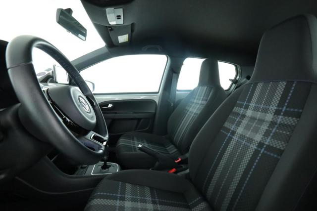 Volkswagen Up! image 9