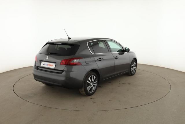 Peugeot 308 image 1
