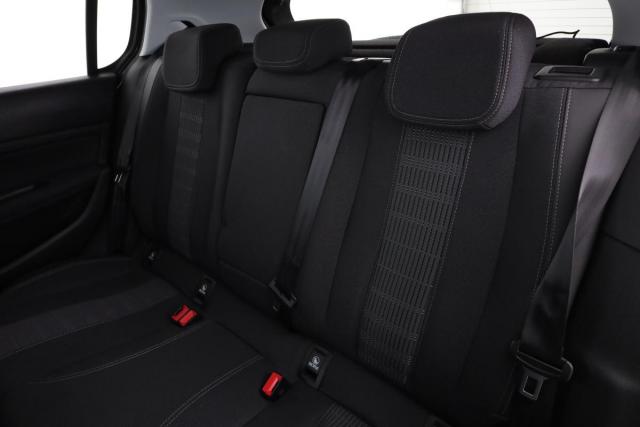 Peugeot 308 image 8