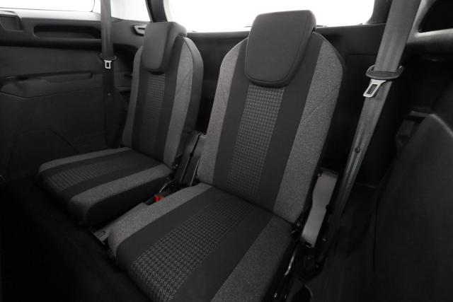 Peugeot 5008 image 6