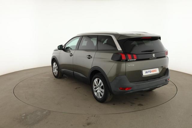 Peugeot 5008 image 9