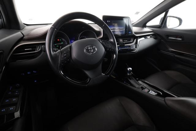 Toyota C-Hr image 6