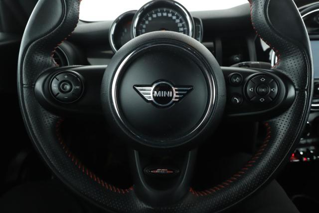 Mini Cabrio image 7