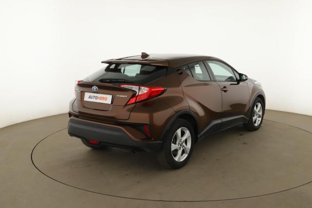 Toyota C-Hr image 2