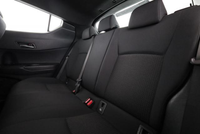 Toyota C-Hr image 6