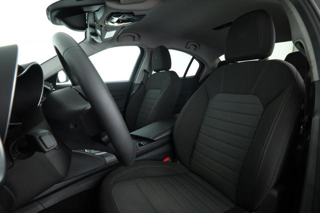 Alfa Romeo Giulia image 6