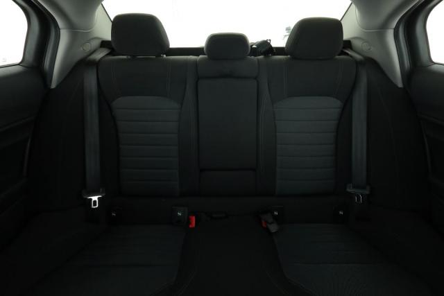 Alfa Romeo Giulia image 4