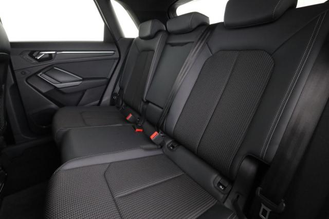 Audi Q3 image 8