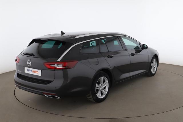 Opel Insignia Sports Tourer image 3