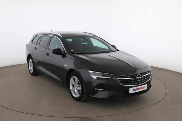 Opel Insignia Sports Tourer image 1