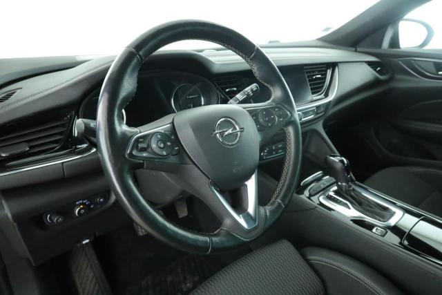 Opel Insignia Sports Tourer image 6