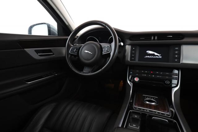 Jaguar Xf image 8