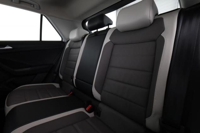 Volkswagen T-Roc image 6