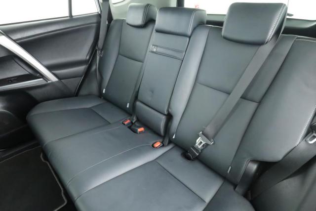Toyota Rav4 image 6