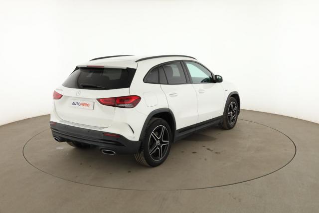 Mercedes Benz Gla image 2