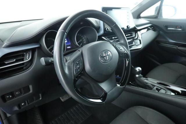 Toyota C-Hr image 2