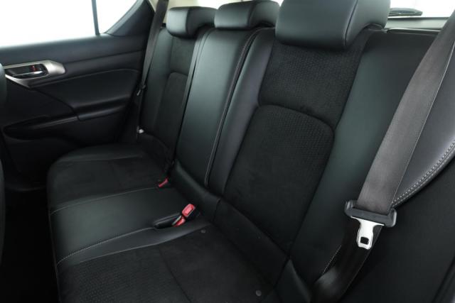 Lexus Ct 200h image 1