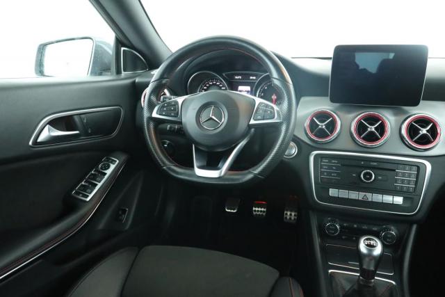 Mercedes Benz Cla image 4