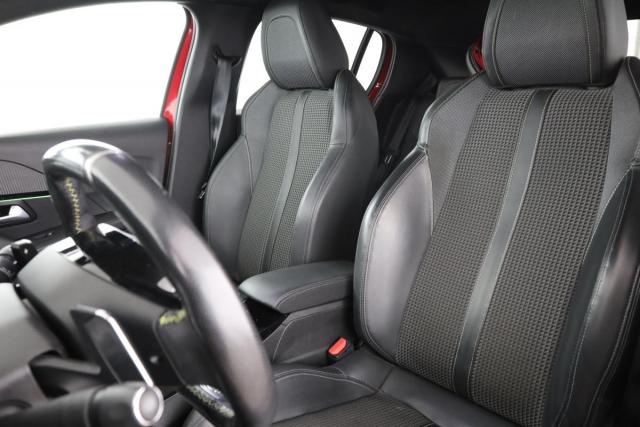 Peugeot 208 image 4