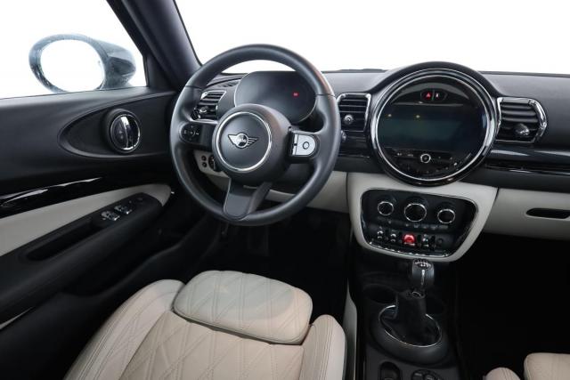 Mini Clubman image 3