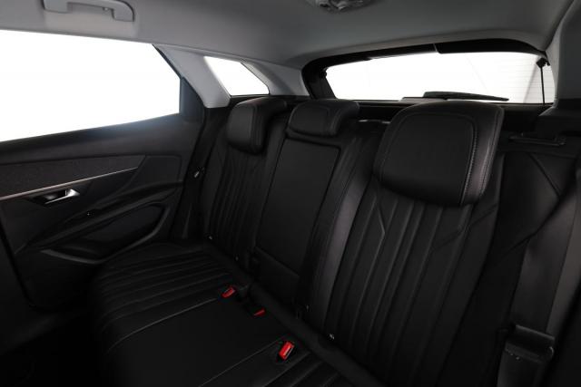 Peugeot 3008 image 2