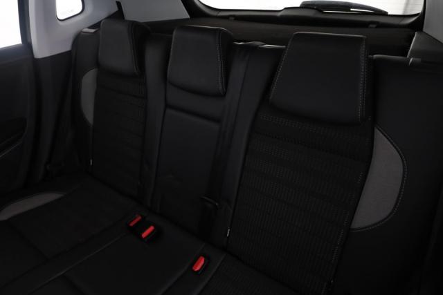 Peugeot 2008 image 1