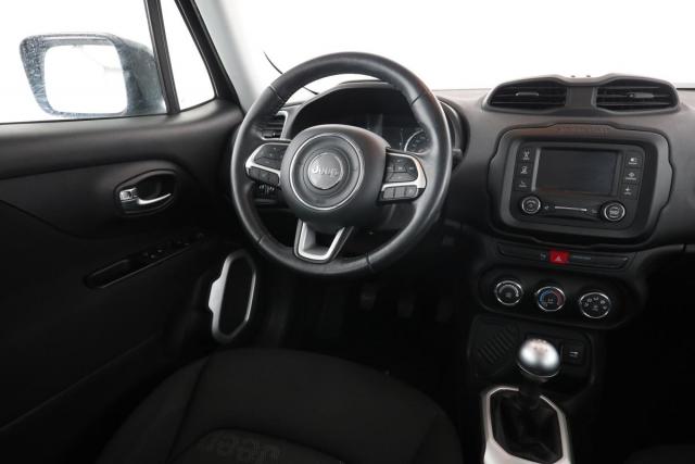 Jeep Renegade image 8