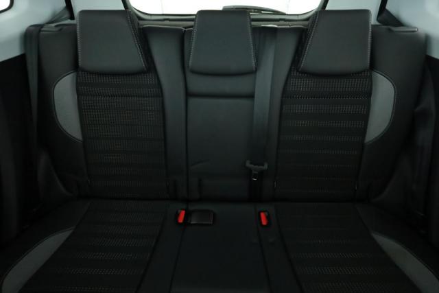 Peugeot 2008 image 8