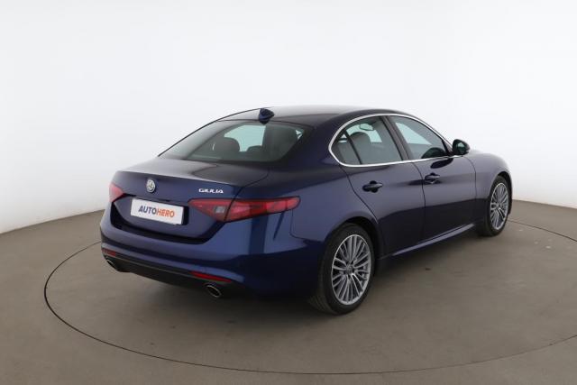 Alfa Romeo Giulia image 2