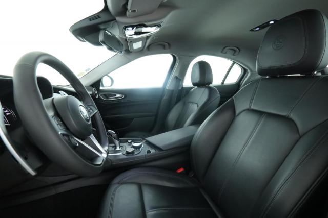 Alfa Romeo Giulia image 9