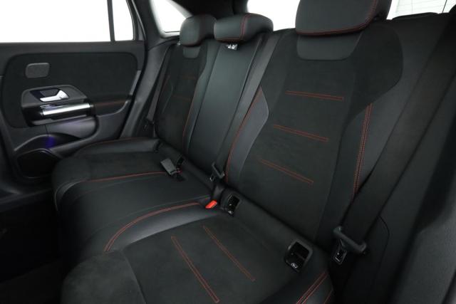 Mercedes Benz Gla image 5