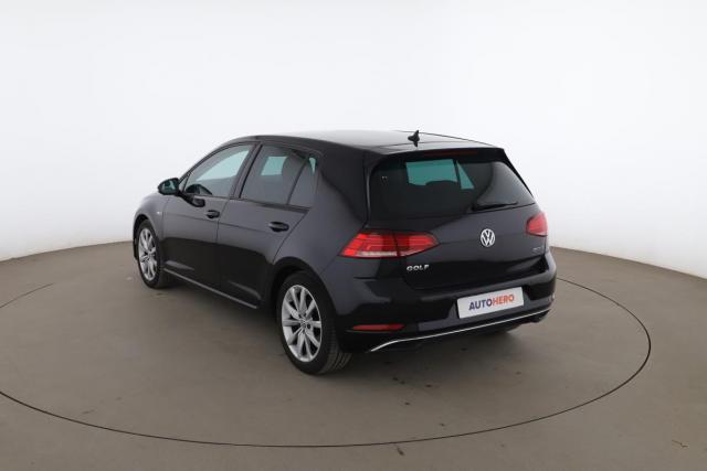 Volkswagen Golf image 9