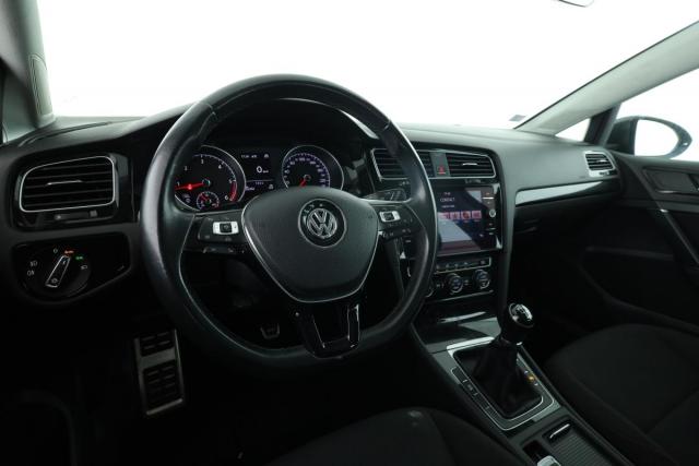 Volkswagen Golf image 4