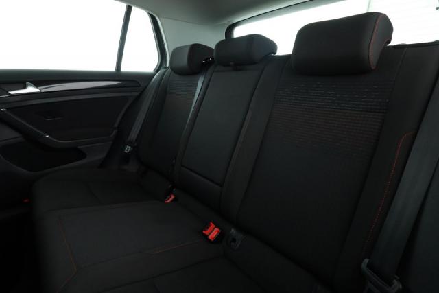 Volkswagen Golf image 1