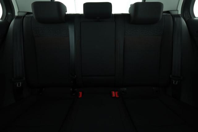 Volkswagen Golf image 8