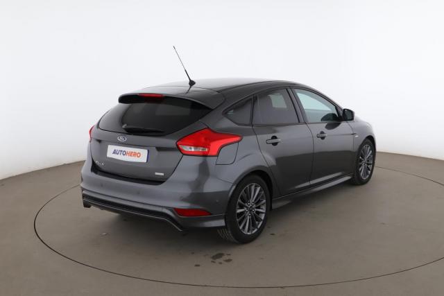 Ford Focus image 8