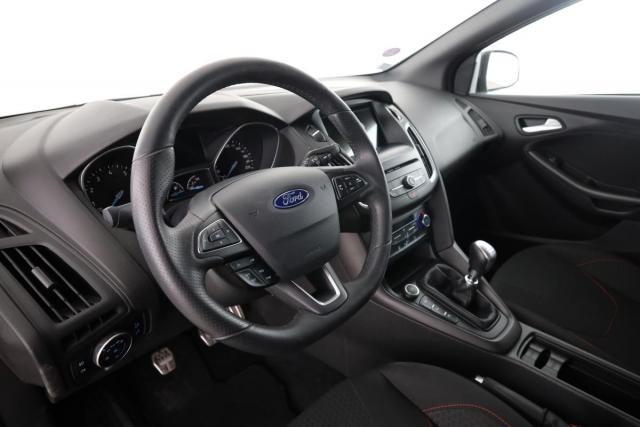 Ford Focus image 6