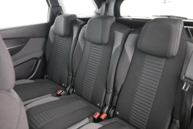 Peugeot 5008 image 2