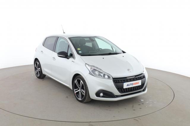Peugeot 208 image 1