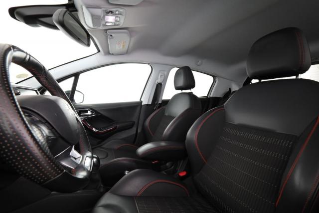 Peugeot 208 image 3