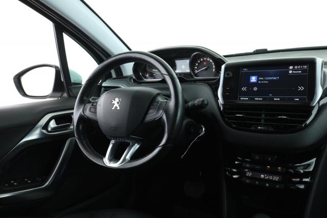 Peugeot 2008 image 2